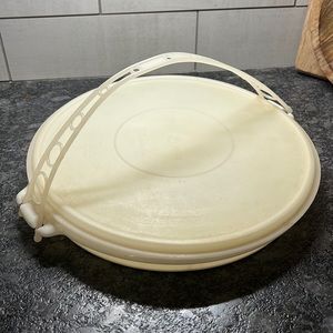 Vintage Tupperware Millionaire line divided serving bowl.  very good condition